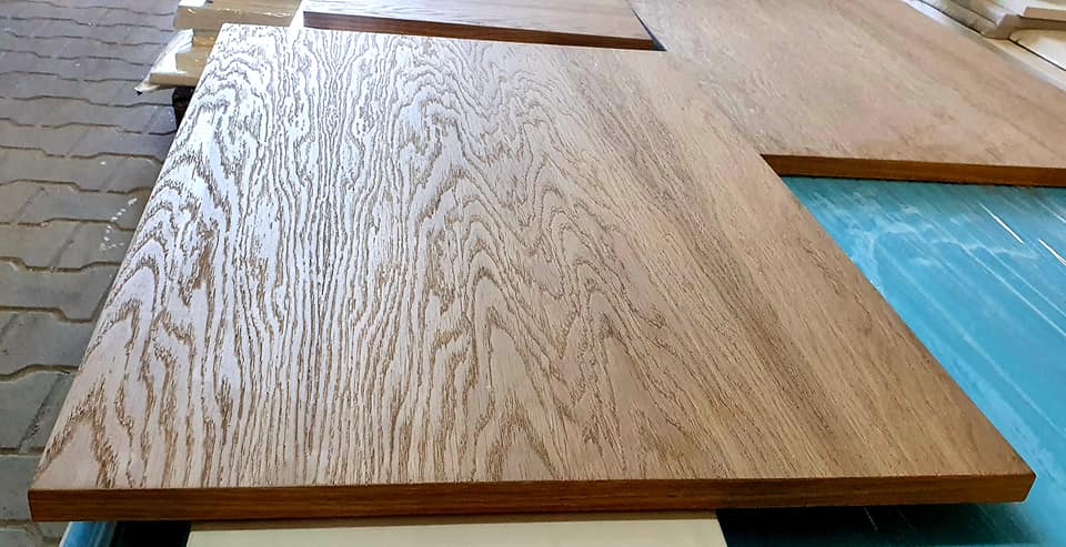 Akcesoria meblowe, które realnie poprawiają komfort